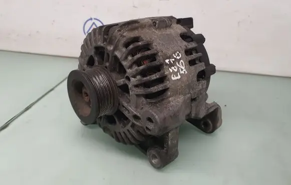 BMW 1 E81 E87 Generator/alternator 7799180 12317799180