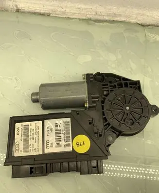 Audi A8 S8 D2 4D Rear door window regulator motor 4E0959802A