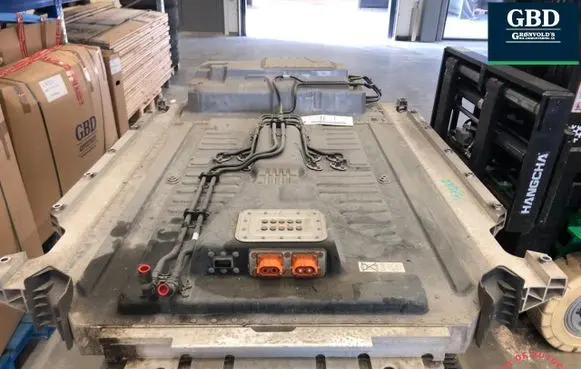 Mercedes-Benz EQC Hybrid / electric car battery A2933407400