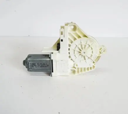 Audi A5 Sportback 8TA Front door window regulator motor 8T0959802B