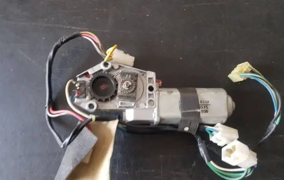 Mitsubishi Pajero Sunroof motor/actuator 003A03010F 8331000075