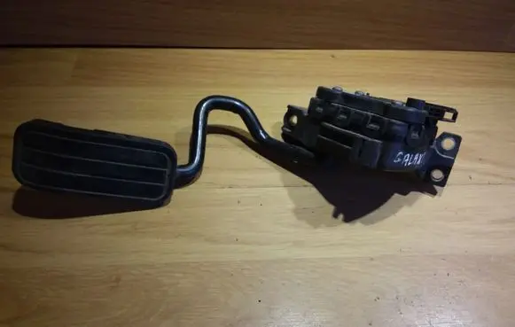 Volkswagen Sharan Accelerator throttle pedal 7M4721603D YM219F836GB
