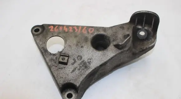 BMW 5 E60 E61 Engine mounting bracket 6777053 13807410