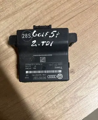 Volkswagen Golf Plus Gateway control module 1K0907530F 0325 1K0907951