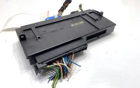 Audi A5 8T 8F Central body control module 6968037