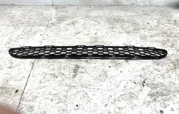 Hyundai Santa Fe Front bumper lower grill 865122B000