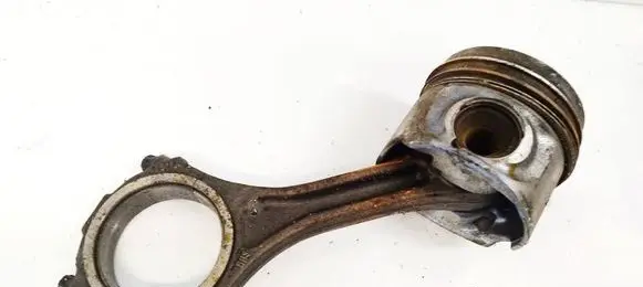 Audi Q7 4L Piston with connecting rod 