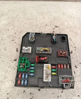 Renault Scenic IV - Grand scenic IV Fuse module 284B66727R 5AKA12F00 1735097186