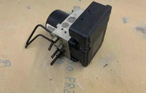 Jeep Grand Cherokee (WK) ABS Pump P52124456AA 25020612684 226520612683