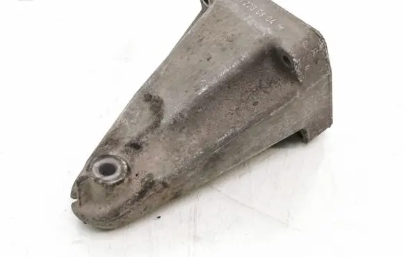 Mercedes-Benz E W211 Engine mounting bracket A6112230804