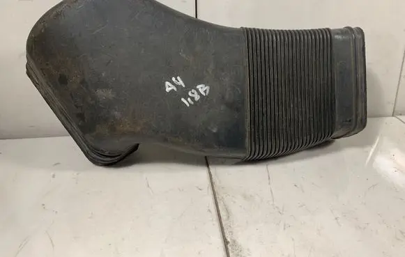 Audi A4 S4 B5 8D Air intake duct part 8D0129617E