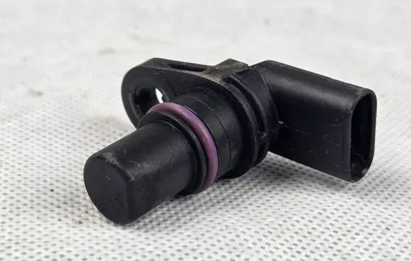 Skoda Fabia Mk3 (NJ) Camshaft position sensor 04C907601