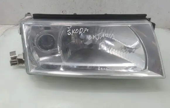 Skoda Octavia Mk1 (1U) Headlight/headlamp 1U1941016E