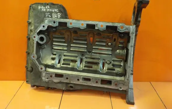 Jaguar XF X250 Oil sump 4R8Q6U004EB 8MB35