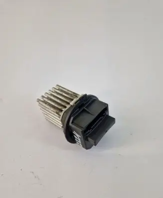 Mercedes-Benz C W204 Heater blower fan relay f8045