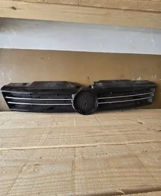 Volkswagen Jetta VI Front grill 5C6853653