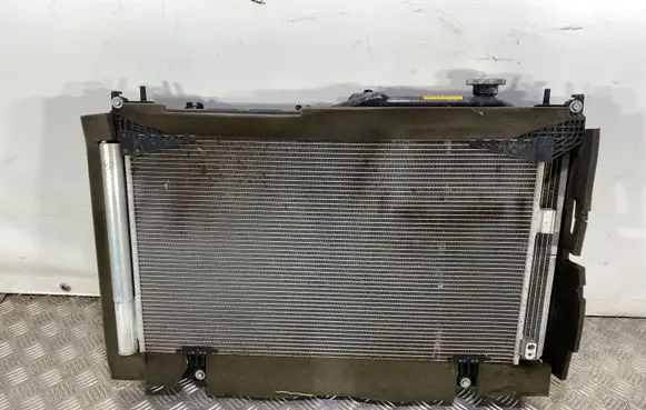 Subaru Forester SK Radiator set 4872210A