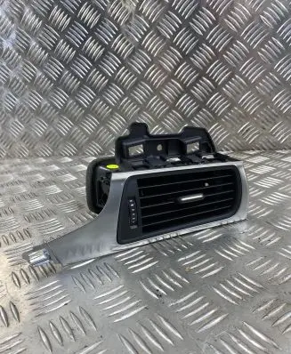 Audi A6 S6 C7 4G Dashboard side air vent grill/cover trim 4G2820902