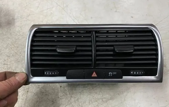 Audi Q7 4L Other center console (tunnel) element 4L0820951P