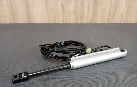 Mercedes-Benz CLK A209 C209 Convertible roof main ram cylinder A2098000772 2098000772