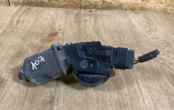Opel Insignia A Wiper motor 13227392 AV1590601414