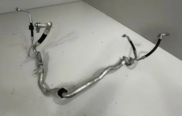 BMW iX Air conditioning (A/C) pipe/hose 5A28911 5A01C89