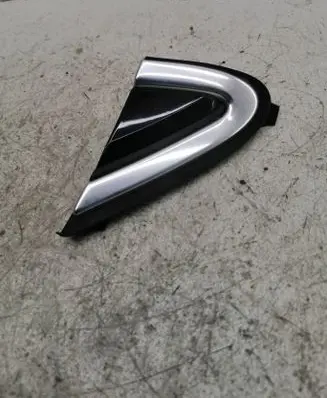 Volvo V40 Front door glass trim molding 31349229 31290675 31323257