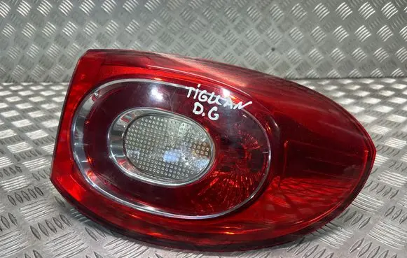 Volkswagen Tiguan Rear/tail lights 5N0945096H