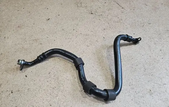 Engine coolant pipe/hose