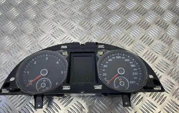 Volkswagen PASSAT B6 Speedometer (instrument cluster) 3C0920871T