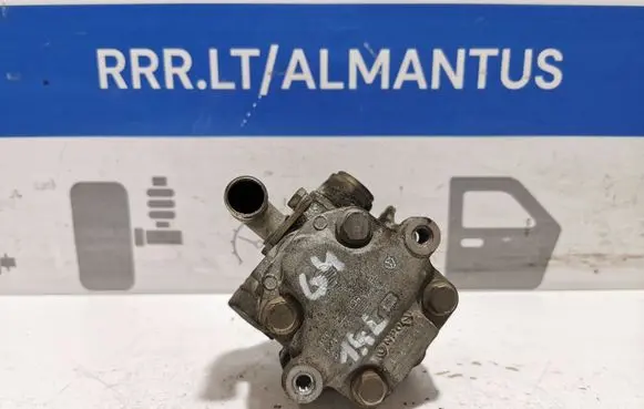 Volkswagen Golf IV Power steering pump 1J0422154B