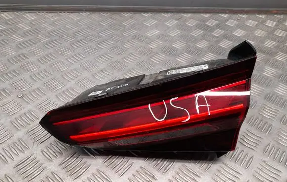Audi A5 Tailgate rear/tail lights 8W6945094AB