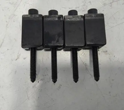 Volkswagen PASSAT B5.5 Fuel Injector clamp holder