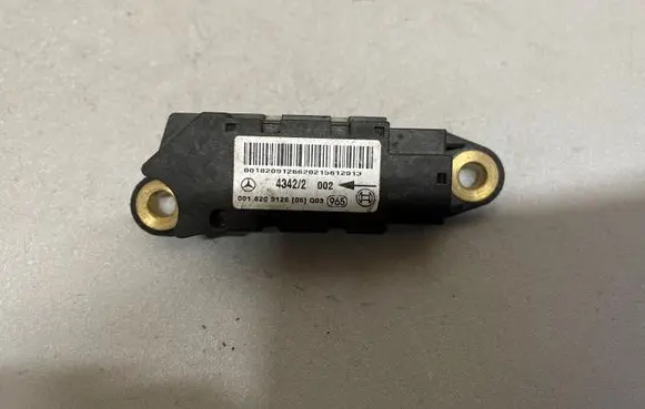 Mercedes-Benz C W203 Airbag deployment crash/impact sensor 0018209126