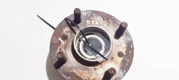 Nissan Almera N16 Rear wheel hub