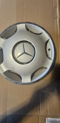 Mercedes-Benz E W124 R15 wheel hub/cap/trim 1244011424 2921