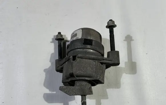Chevrolet Corvette C7 Gearbox mount 23187446