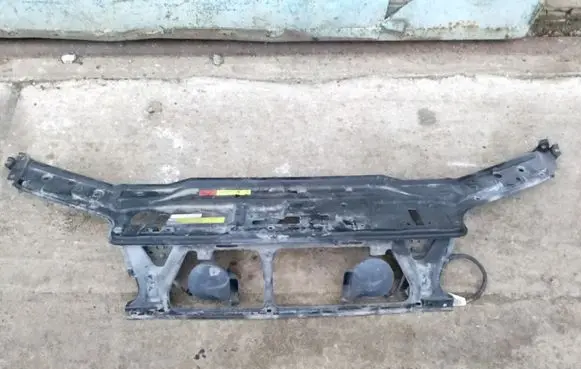 Volvo V70 Top upper radiator support slam panel 30621114
