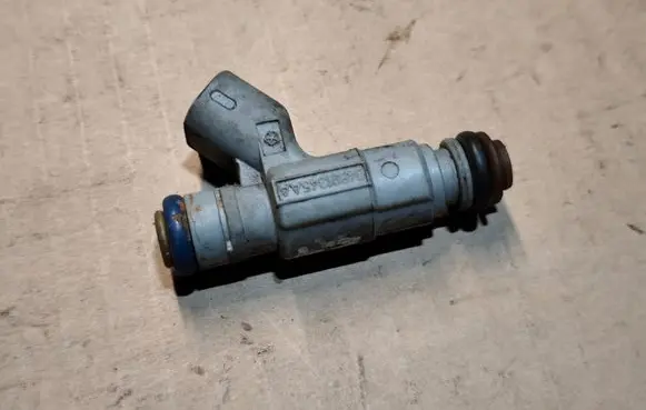 Chrysler Sebring (ST-22 - JR) Fuel injector 04891345AA 0280155976