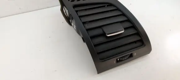 BMW 1 E81 E87 Dashboard side air vent grill/cover trim 7059188
