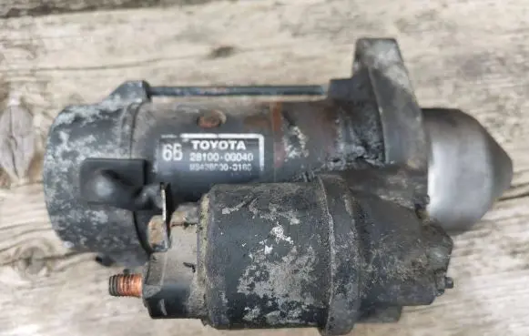 Toyota Avensis T250 Starter motor 281000G040