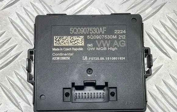 Volkswagen PASSAT B8 Gateway control module 5Q0907530AF