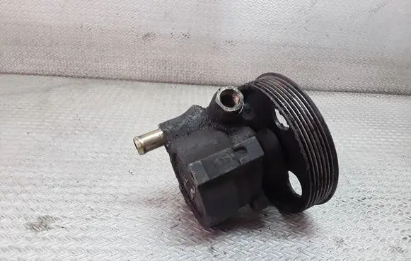 Renault Scenic I Power steering pump 26090956