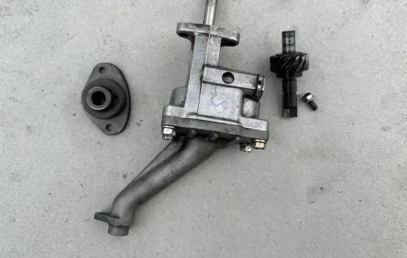 Nissan Patrol 160 Oil pump 15010C6801