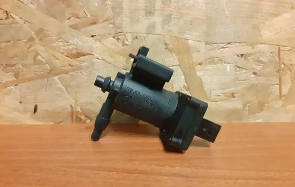 Mercedes-Benz C W203 Turbo solenoid valve A2036000178 1907