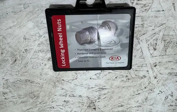 KIA Sportage Anti-theft wheel nuts and lock LP490ADU00
