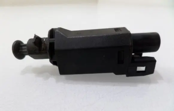 Volkswagen PASSAT B4 Brake pedal sensor switch 191945515