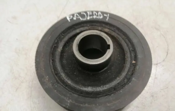 Mitsubishi Pajero Crankshaft pulley