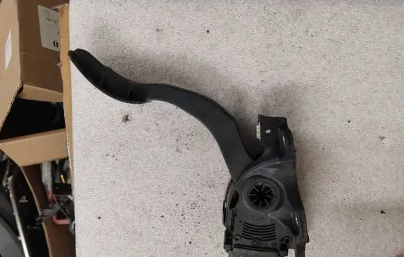 Volvo XC60 Accelerator throttle pedal 31329058 6PV01083401
