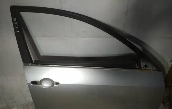 Nissan Primera Front door pilkos